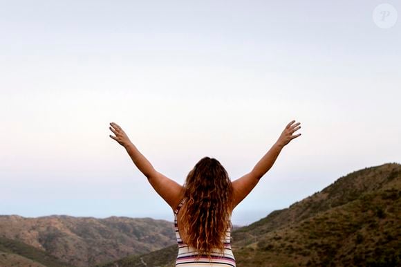 A felicidade nunca está no passado nem no futuro; ela está no agora.