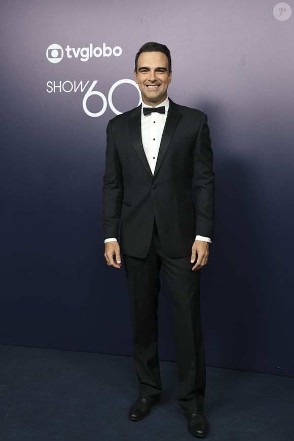 O apresentador Tadeu Schmidt surgiu como um dos nomes para participar da nova temporada da 'Dança dos Famosos'.