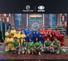 Divididos em 4 grupos, os 24 participantes do 'MasterChef Brasil' disputam fases de grupos, mata-mata, disputas diretas entre cozinheiros e até os "pênaltis culinários"