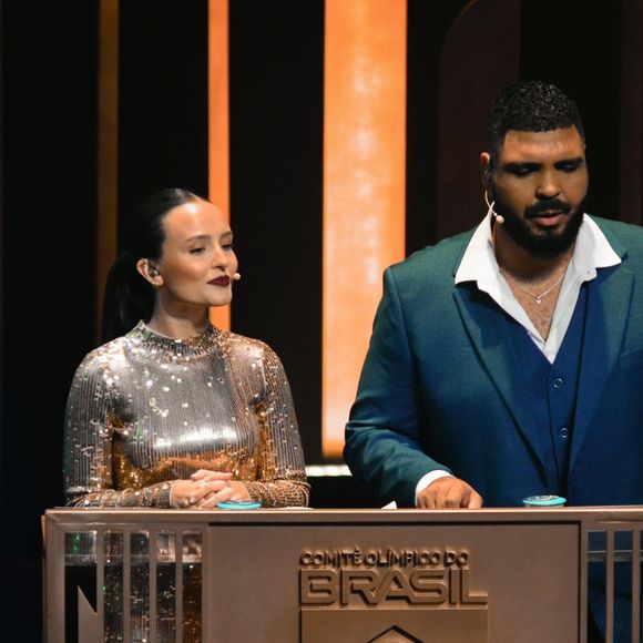 Larissa Manoela renovou votos de casamento com André Luiz Frambach após se casarem em dezembro de 2023