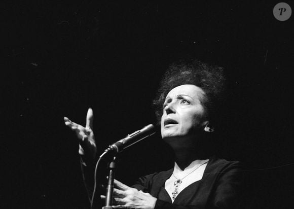 A cantora francesa se apresentou na Alemanha durante a guerra, ajudou colegas judeus perseguidos e acabou chamada por um comitê de depuração após a Libertação