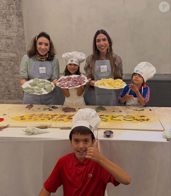 A apresentadora Patricia Abravanel abriu o álbum de sua viagem à Itália com registros ao lado dos filhos e da mãe. De acordo com o Alô Alô Bahia, a publicação trouxe uma mensagem sobre a importância dos laços familiares, enquanto seguidores deixaram comentários de apoio
