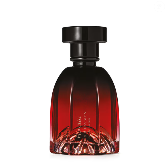 Floratta Red Passion (O Boticário) 75ml | R$184,90 - Inspirado em paixões intensas e inesquecíveis, o Floratta Red Passion traz uma versão ainda mais marcante do clássico da marca O Boticário.

A fragrância apresenta um buquê floral intenso, combinado à suculência e sensualidade da Maçã de Vermont. O fundo revela nuances de madeiras cremosas e notas ambaradas, criando um perfume feminino sofisticado e cheio de personalidade.

Pertencente à família olfativa Floriental Amadeirado, ele é ideal para quem quer deixar uma impressão elegante e romântica.