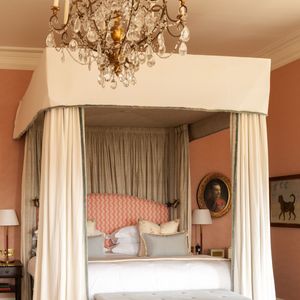 O Beaverbrook Hotel funciona em uma antiga mansão histórica restaurada e transformada em hotel de luxo em 2017