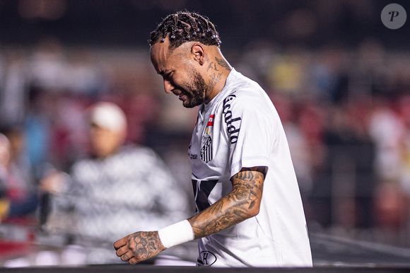 Álbum da Copa de 2026 não deve sofrer alterações na versão brasileira, mantendo ausência de Neymar, de acordo com a ESPN