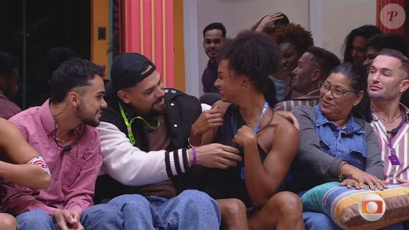 Vinícius, anjo da semana, imunizou Aline Patriarca no game.
