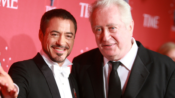 'Erro terrível e estúpido': poucos sabem, mas Robert Downey Jr. entrou no mundo das drogas por influência do próprio pai, ainda na infância