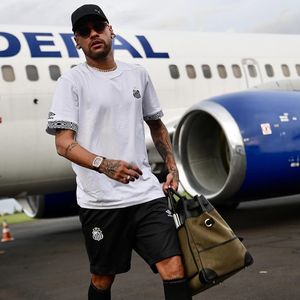 Segundo o portal ND Mais, a família de Neymar mantém investimentos milionários em Santa Catarina, incluindo imóveis de alto padrão em Balneário Camboriú e Itapema, destinos que se tornaram referência no mercado imobiliário de luxo