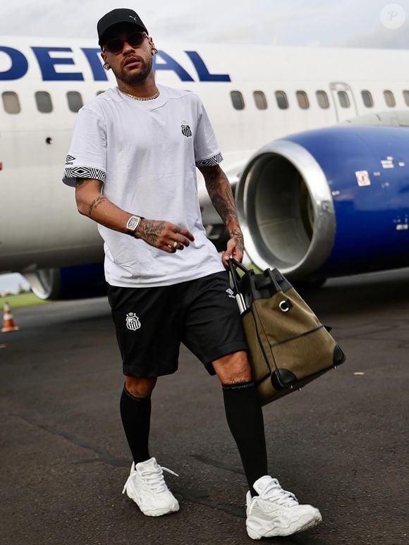 Segundo o portal ND Mais, a família de Neymar mantém investimentos milionários em Santa Catarina, incluindo imóveis de alto padrão em Balneário Camboriú e Itapema, destinos que se tornaram referência no mercado imobiliário de luxo