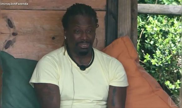 Após expulsão de 'A Fazenda 17', Créo pediu dinheiro a Toninho Tornado: 'Se caso eu precisar de R$ 50 mil por causa da minha mãe, você me empresta? Depois eu te dou!'