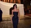 Bruna Marquezine elevou all black o look com óculos de sol super estilosos
