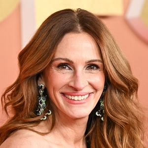 Atriz Julia Roberts marca presença no filme 'Idas e Vindas do Amor', e em 'Uma Linda Mulher', outro grande clássico do cinema.