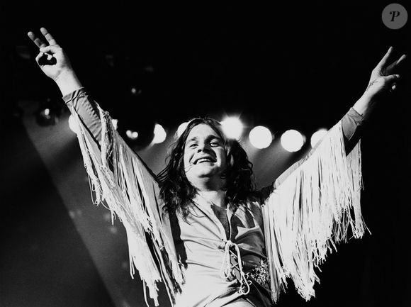 Ozzy Osbourne também ganhou apelido de 'vampiro' por muitos fãs ao longo da carreira
