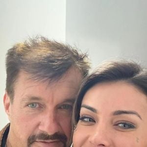 Andressa Urach e o pai, Carlos Alberto, escandalizaram a web após o anúncio de uma parceria de conteúdo adulto