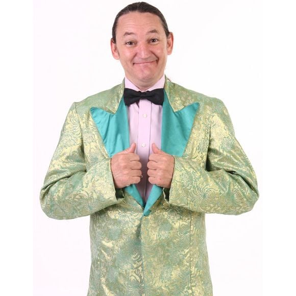 O comediante Marquito, do 'Programa do Ratinho', sofreu acidente de moto ao sofrer mal súbito em rua de São Paulo