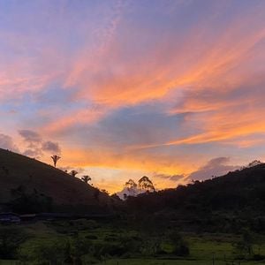 Fazenda de Marcos Palmeira tem um pôr-do-sol belíssimo que rouba a cena em fotos