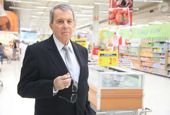 Renato Maia (Daniel Filho) inventa a morte da própria mãe na novela 'Rainha da Sucata'