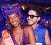 Iza esteve acompanhada do ator João Vitor Silva em um camarote da Sapucaí
