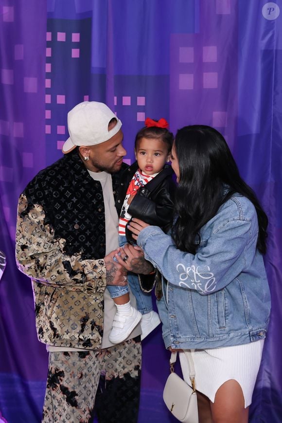 Neymar e Bruna Biancardi gastaram R$ 4 milhões na festa de 2 anos de Mavie, segundo o Portal Leo Dias