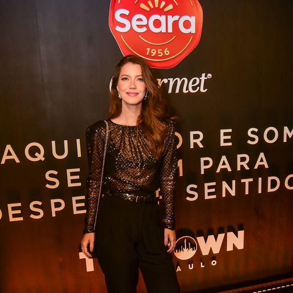 Nathalia Dill no The Town