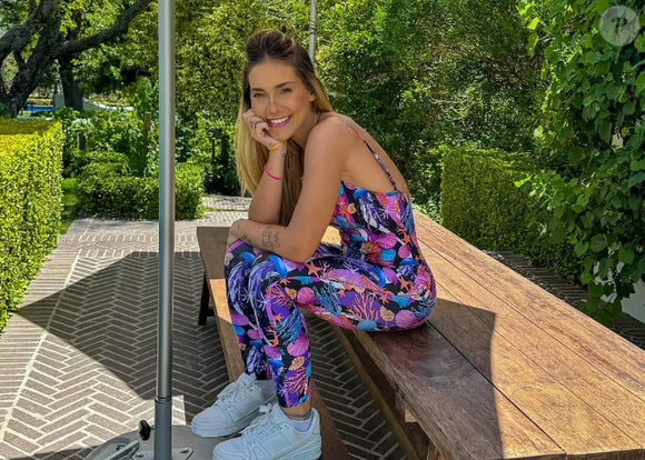 Virgínia Fonseca dividiu opiniões com um macacão estampado e multicolorido