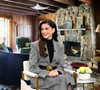 O chalé suíço de 1906 da Anne Hathaway 'já foi' de Yves Saint Laurent e Wes Anderson: com fachada de pedra e bola de discoteca do início do século XX de um spa turco na sala