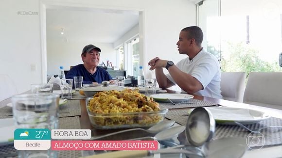 Amado Batista admitiu gosta de comer o que engorda, porém precisou maneirar na alimentação de uns tempos para cá: cantor já chegou a 100kg