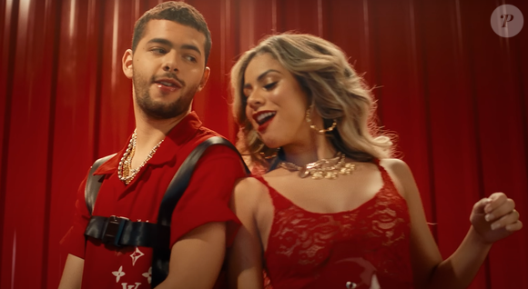 O DJ e a cantora têm uma parceria musical de longa data. Pedro Sampaio foi responsável pela produção e participação em um dos maiores sucessos de Lexa, a música "Chama Ela".