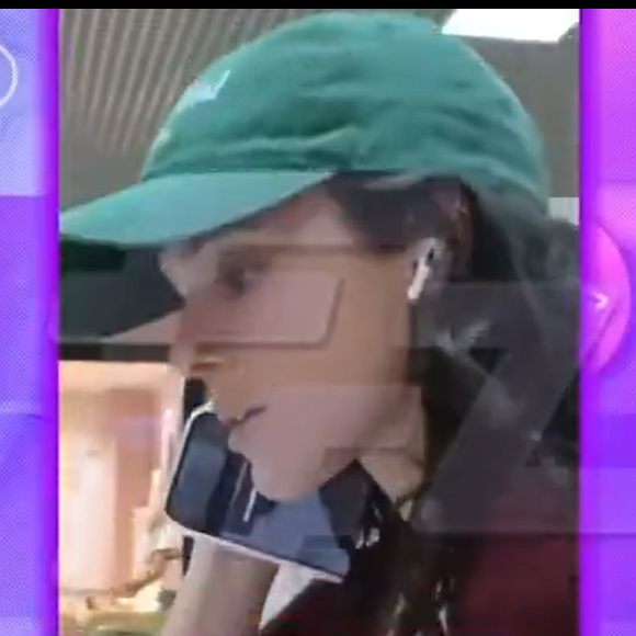 Bruna Marquezine deu respostas curtas e sem encarar muito o repórter