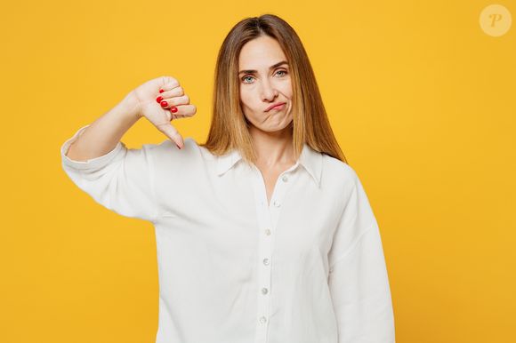 Pequenos erros ao aplicar o esmalte comprometem as unhas durante toda a semana
