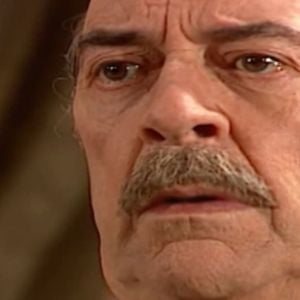 Francesco consegue se reeguer financeiramente no final da novela