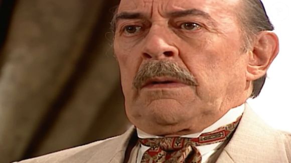 Francesco consegue se reeguer financeiramente no final da novela