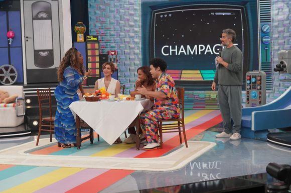 Após o filme 'Edward Mãos de Tesoura', Globo une rede a partir do 'Caldeirão com Mion'