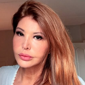 Roberta Close vive na Suíça ao lado do marido, Roland Granacher, com quem está há mais de 30 anos.