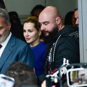 A repercussão do caso aumentou após a revelação de que Deolane Bezerra chegou a ter o nome incluído na Difusão Vermelha da Interpol durante uma viagem à Itália, antes de retornar ao Brasil na quarta-feira (20)