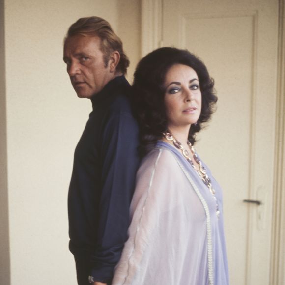 Elizabeth Taylor e Richard Burton se divorciaram, mas se casaram novamente no ano seguinte