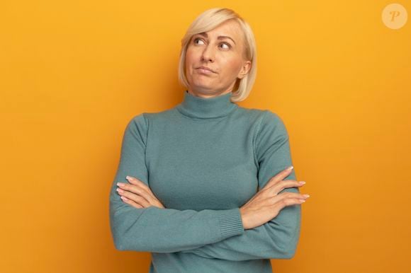 Ter inteligência emocional não significa necessariamente agir com empatia. Uma pessoa pode reconhecer os sentimentos alheios e usar essa habilidade para manipular ou controlar. A psicologia considera também os efeitos das atitudes sobre os relacionamentos