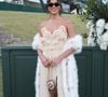 Bruna Marquezine brilhou com look escolhido para o casamento de Gio Lancellotti e Gabriel David.