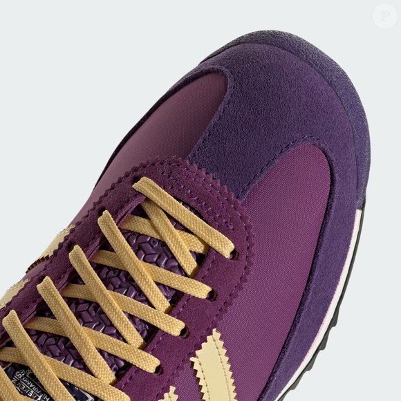 O visual alongado e a paleta sofisticada do SL 72 OG fazem do modelo um dos tênis mais elegantes da Adidas para usar com jeans no dia a dia