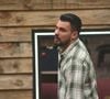 A permanência de Renê Thristan em A Fazenda 18 depende dos votos do público nesta quinta-feira (8). O peão está na terceira Roça da temporada ao lado de Ariela Carasso e Thaíde, depois de receber a indicação direta do Fazendeiro