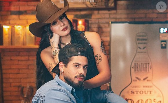 'Rolou beijo': bastidor de Zé Felipe e Ana Castela em gravação de clipe tem beijo na boca e troca de carícias. Tudo o que rolou!