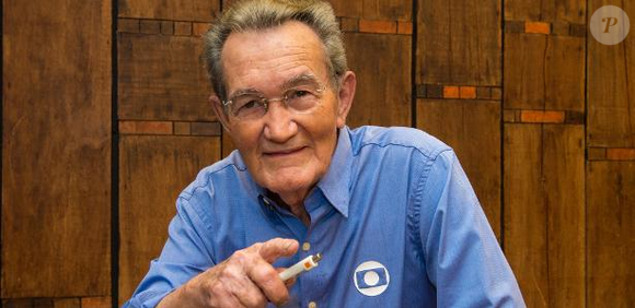 Léo Batista, nome histórico da comunicação do Brasil, morre aos 92 anos; jornalista estava internado após complicações de um tumor