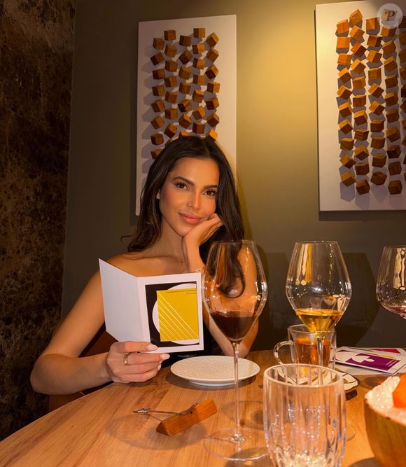 Emilly Araújo, campeã do 'BBB 17', causou polêmica na web ao declarar seu apoio a Flávio Bolsonaro nas eleições de 2026