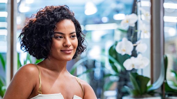 Maria de Fátima (Bella Campos) volta a procurar Raquel (Taís Araujo) nos próximos capítulos de Vale Tudo