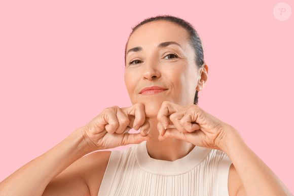 Os movimentos que são feitos nos vídeos são movimentos muito delicados que não mudam muito o que irá alterar no futuro, diz médico dermatologista