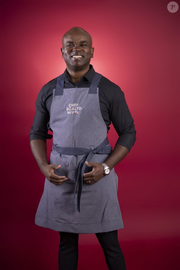 Gilmar Francisco – Gilmar mora na cidade do Rio de Janeiro. Com 41 anos, o médico nutrólogo e anestesista nasceu em Cachoeiro do Itapemirim, no Espírito Santo, e sempre teve a família reunida em volta da mesa