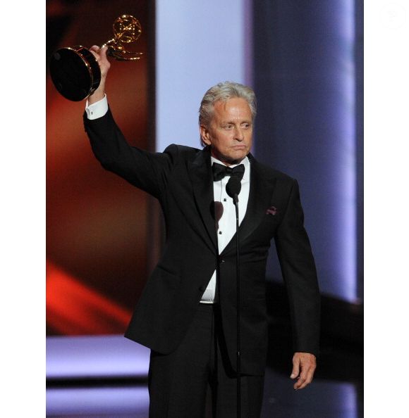 Dono de um Emmy, Michael Douglas ganhou o Oscar em 1987. O pai dele, Kirk Douglas conquistou o Oscar honorário em 1996.