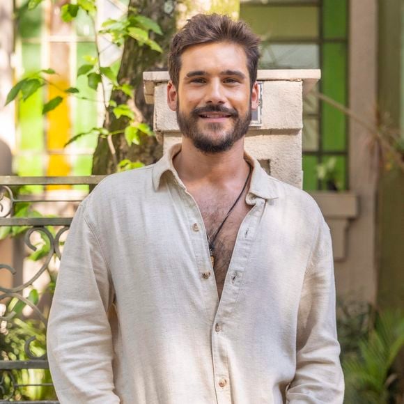 Nicolas Prattes pode ser visto na novela ‘Mania de Você’