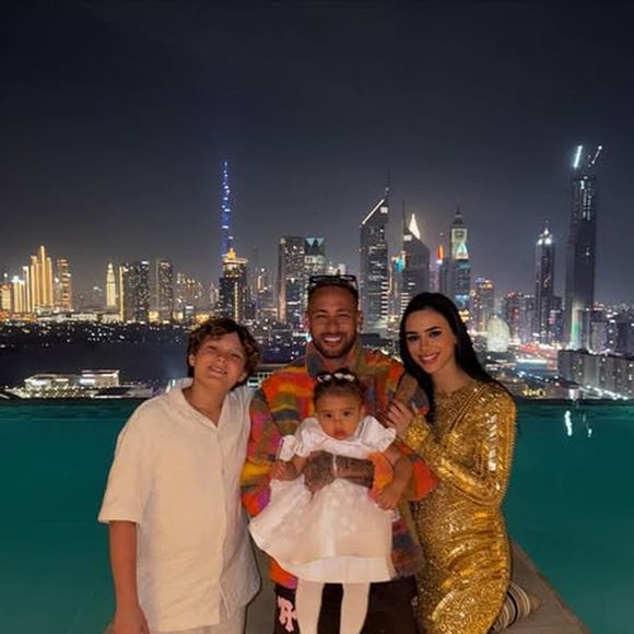 Neymar vive na Arábia Saudita com Bruna Biancardi e a filha Mavie