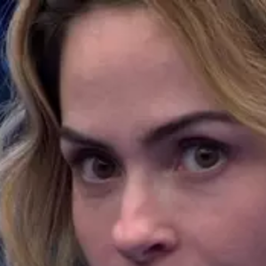 Ana Paula Renault pode participar do BBB 26, se Breno vencer votação popular e escolher a loira para a dinâmica